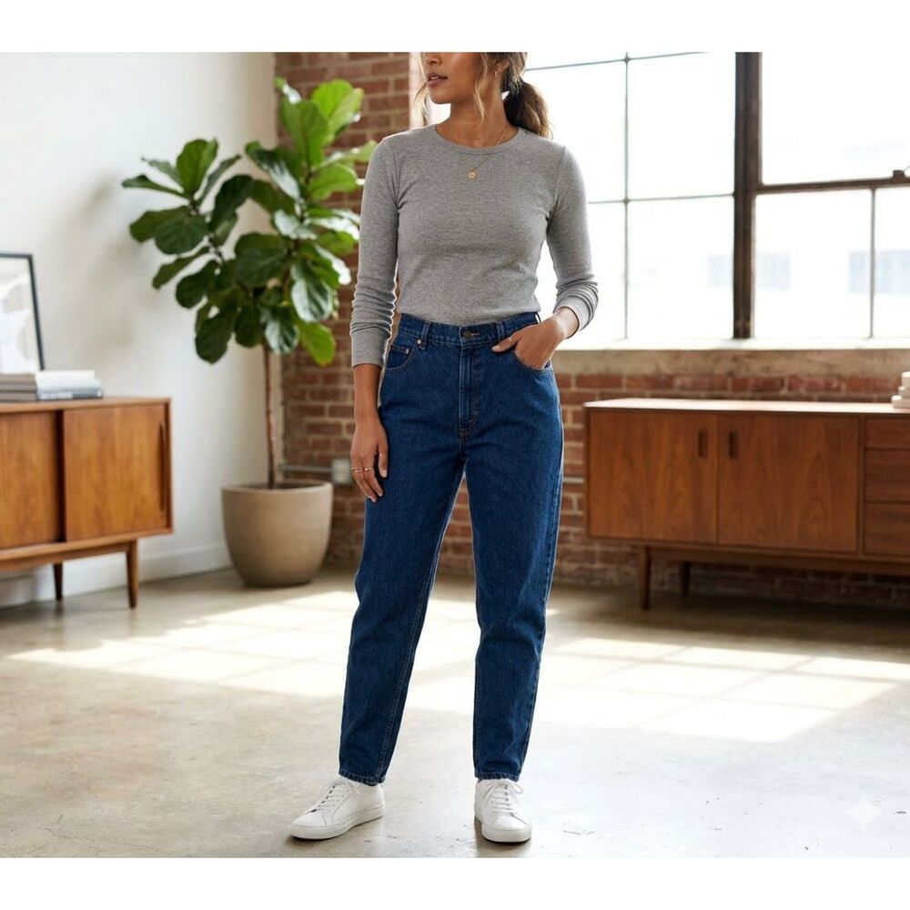 Vintage Levis 551 Jeans Womens 12 Short Relaxed Tapered 90s USA Blue Denim